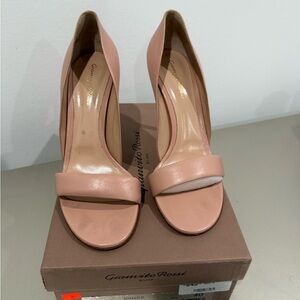 Gianvito Rossi Baiser, Size 40/10, Open-Toe Nude Pump.